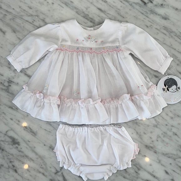 SARAH LOUISE -  2 Piece Smock Short Set - Baby Pink